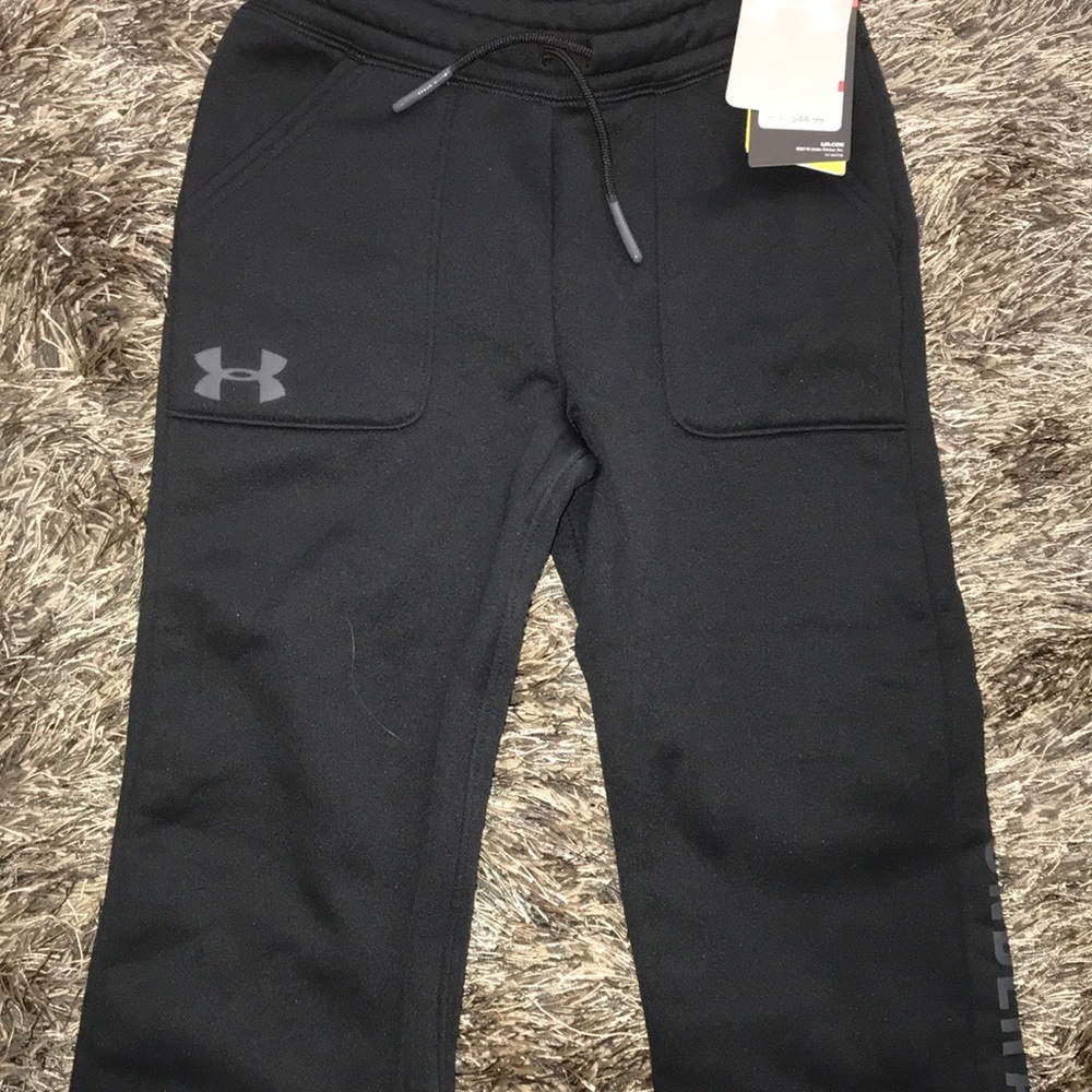GIRLS XS Under Armour Water Resistant black pants